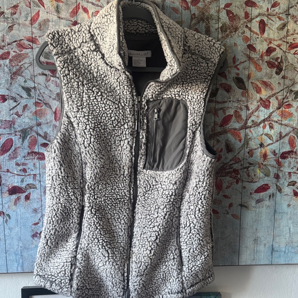 Kerenhart Women's Gray Sherpa Vest. Size S